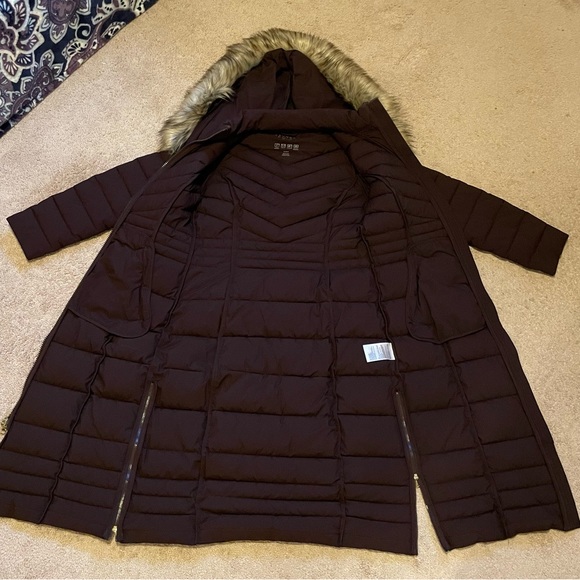 Laundry by Shelli Segal winter jacket with faux fur accent. Size small - Picture 13 of 16